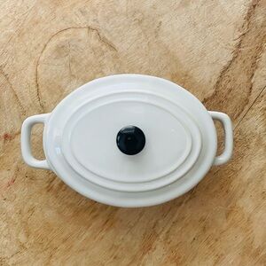 Housewares White Mini Baker / Mini Dutch Oven / Mini Casserole With Lid